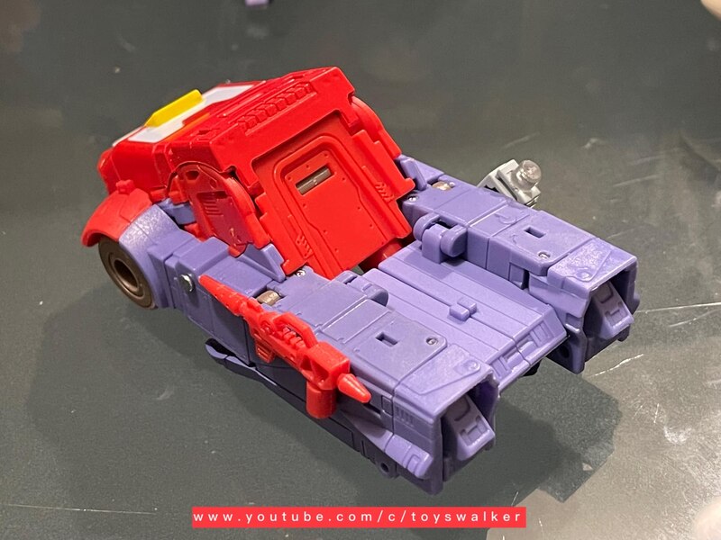 Transformers Legacy A Hero Is Born Alpha Trion And Orion Pax In Hand Image  (16 of 20)